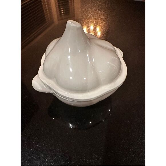 Wolfgang Puck cast-iron garlic - Picture 3 of 10